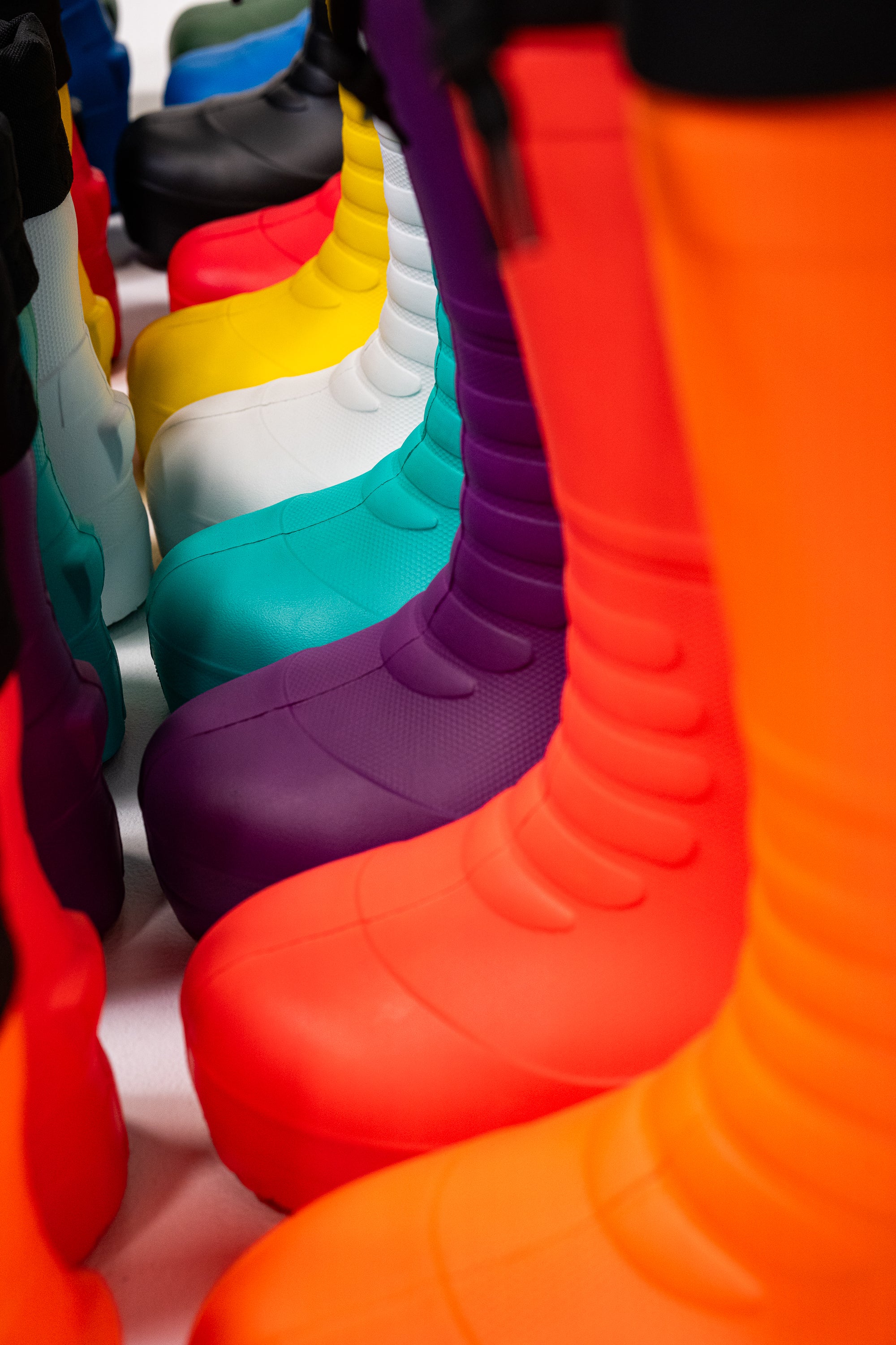 Eleven Loon'r colorways for '26